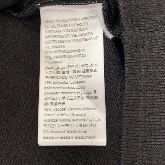 • Calvin Klein front tie T-Shirt • - Picture 5 of 5